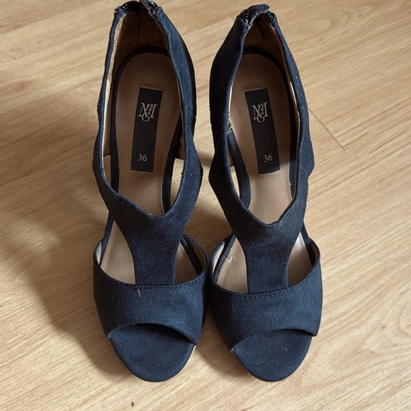 Mango brand -black suede heel size 36  (6) pre-loved - Picture 2 of 7